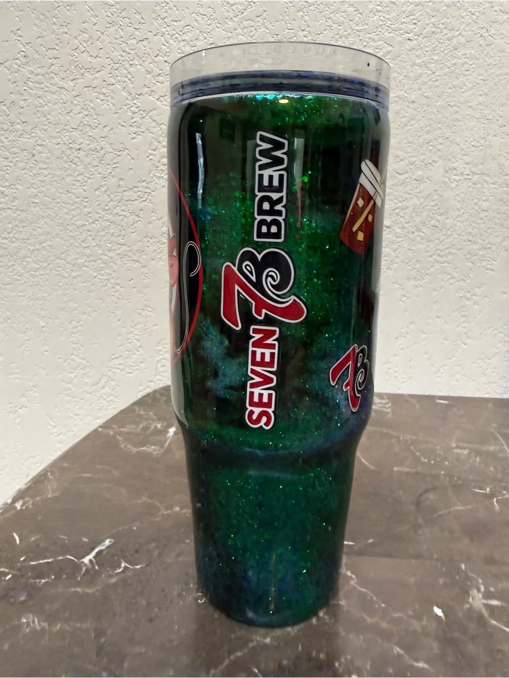 Gus Gus Seven Brew Coffee 7Brew Emerald Green Glitter Tumbler Cup 30 oz Handle